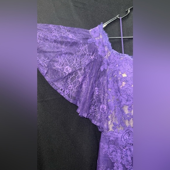 Badgley Mischka NWT Size 6 Deep-Purple Off-The-Shoulder Lace Gown - Picture 9 of 15